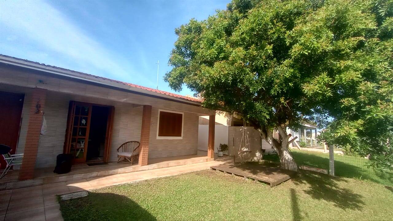 #73AB - Casa para Venda em Tramandaí - RS